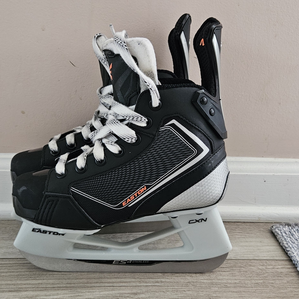 Youth Junior Size 13.5D Easton Mako Ice Hockey Skates Black EUC
